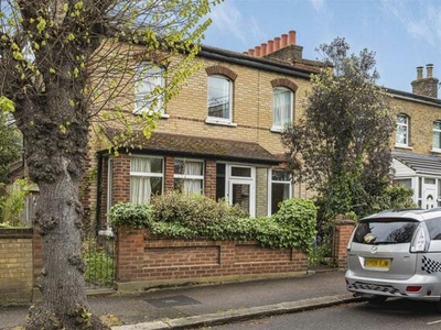 4 Bedroom Semi-detached House For Sale In Walthamstow, London