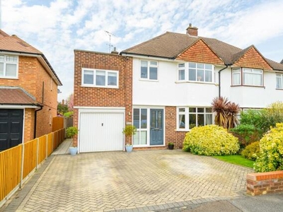 4 Bedroom Semi-detached House For Sale In Walton-on-thames