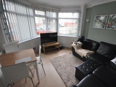 4 Bedroom Terraced House For Rent In Hyde Park, Leeds