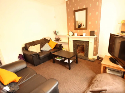 4 Bedroom Terraced House For Rent In Leeds, West Yorkshire
