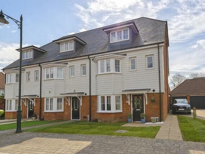 4 Bedroom Terraced House For Sale In Kings Hill