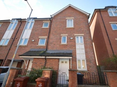 4 Bedroom Town House For Rent In Manchester, Greater Manchester