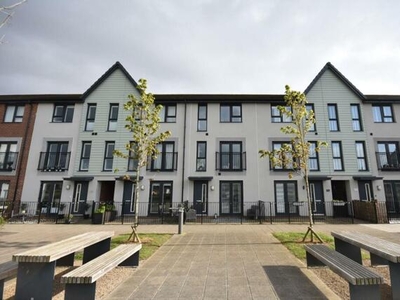 4 Bedroom Town House For Sale In Barry