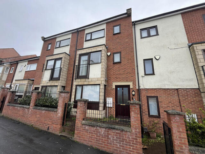 4 Bedroom Town House For Sale In Beech St, Newcastle