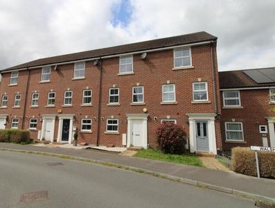 4 Bedroom Town House For Sale In Tadley