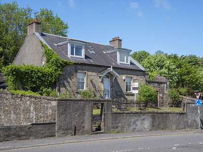 5 Bedroom Detached House For Rent In Stirling Town, Stirling