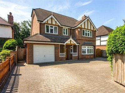5 Bedroom Detached House For Sale In Farnborough