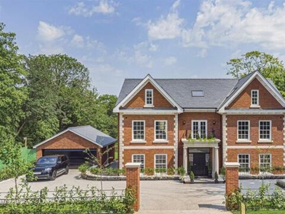5 Bedroom Detached House For Sale In The Cullinan, The Ridgeway