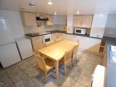 5 Bedroom End Of Terrace House For Rent In Woodhouse
