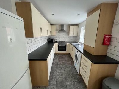 5 Bedroom House Of Multiple Occupation For Rent In Liverpool, Merseyside