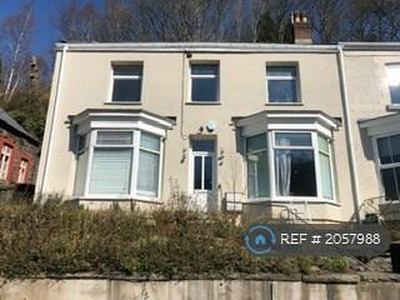 5 Bedroom Semi-detached House For Rent In Llanhilleth, Abertillery