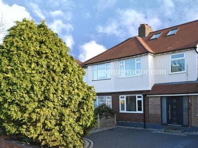 5 Bedroom Semi-detached House For Sale In Bromley