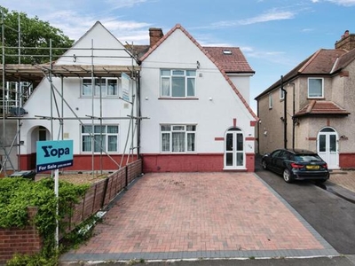 5 Bedroom Semi-detached House For Sale In Hounslow