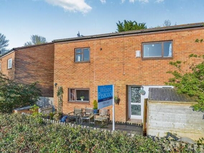 5 Bedroom Semi-detached House For Sale In Milton Keynes, Buckinghamshire