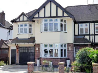 5 Bedroom Semi-detached House For Sale In Upminster, London