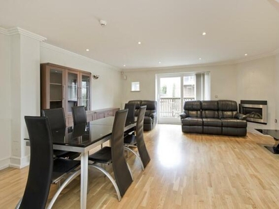 5 Bedroom Terraced House For Rent In Brentford