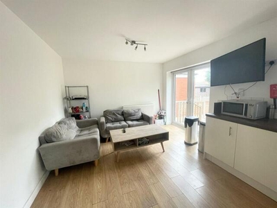 6 Bedroom House Share For Sale In Beeston, Nottingham