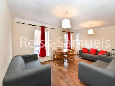6 Bedroom Semi-detached House For Rent In London