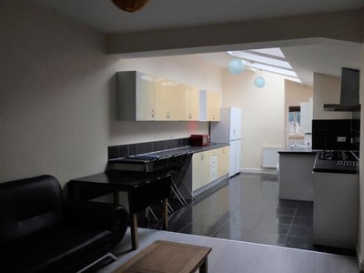 6 Bedroom Terraced House For Rent In Birmingham