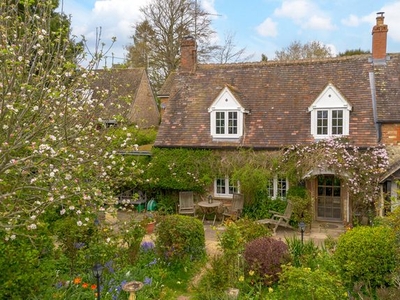 Cottage for sale in Manor Lane Shrivenham, Oxfordshire SN6