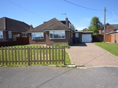 Detached bungalow to rent in Queensway, Hazlemere, High Wycombe HP15