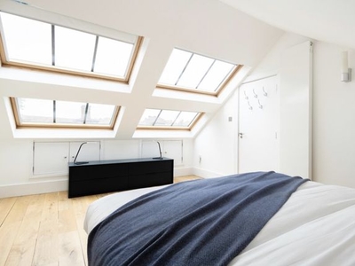 Detached house to rent in Barlby Road, London W10