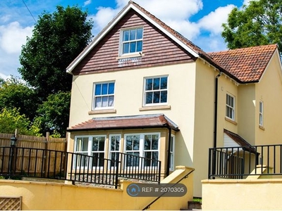 Detached house to rent in Bell Hill, Bristol BS16