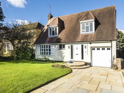 Detached house to rent in Calder Avenue, Brookmans Park, Hertfordshire AL9