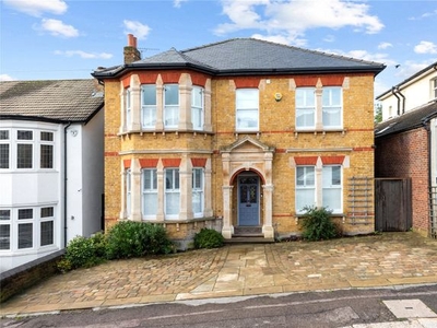 Detached house to rent in Hadley Road, New Barnet, Hertfordshire EN5