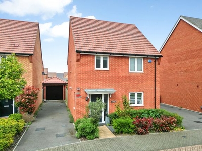 Detached house to rent in Lawrence Place, Shinfield, Reading, Berkshire RG2