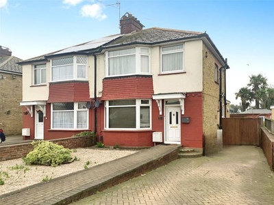 Detached house to rent in Northwood Road, Broadstairs, Kent CT10