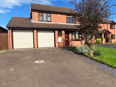 Detached house to rent in Redruth Close, Nuneaton, Warwickshire CV11