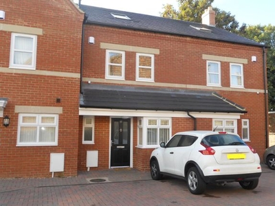 End terrace house to rent in Chequers Lane, Wellingborough NN8