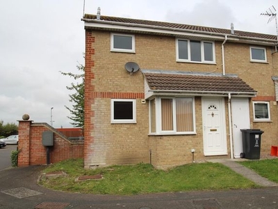 End terrace house to rent in Farriers Close, Swindon SN1