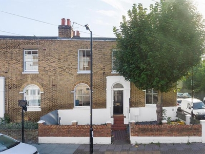 End terrace house to rent in Friary Road, London SE15