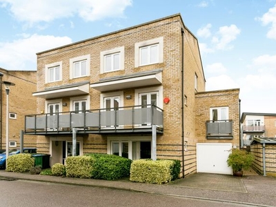 End terrace house to rent in Malkin Way, Watford WD18