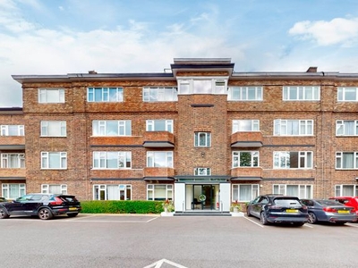 Flat for sale in Avenue Close, Avenue Road, London NW8