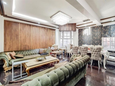 Flat for sale in Bryanston Court, George Street, London W1H