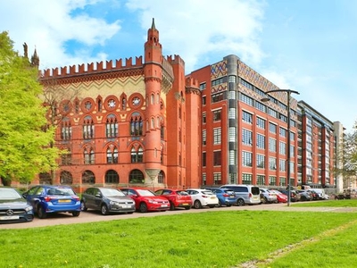 Flat for sale in Templeton Court, Glasgow G40