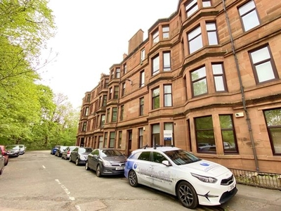 Flat to rent in 4 Auldhouse Avenue, Pollokshaws, Glasgow G43