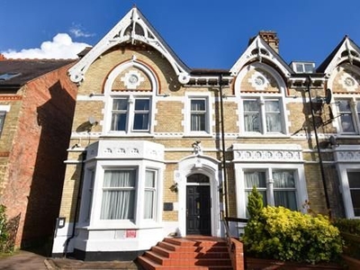 Flat to rent in Alexandra Court, London Road, Leicester LE2