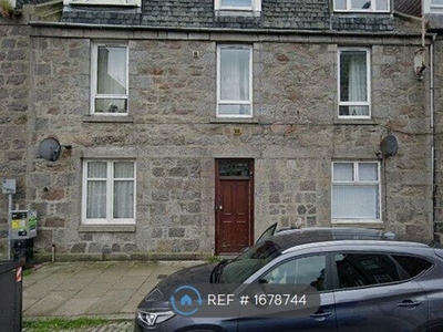 Flat to rent in Charlotte Street, Aberdeen AB25