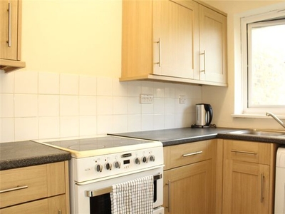 Flat to rent in Chichester Road, Croydon, Surrey CR0