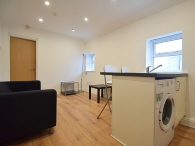 Flat to rent in Clifton Street, Cardiff CF24