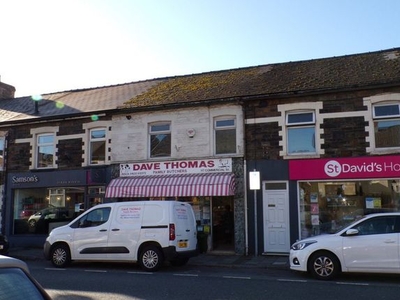Flat to rent in Commercial Street, Risca, Newport NP11
