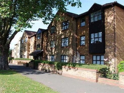Flat to rent in Cromwell Lodge, Longbridge Road, Barking IG11