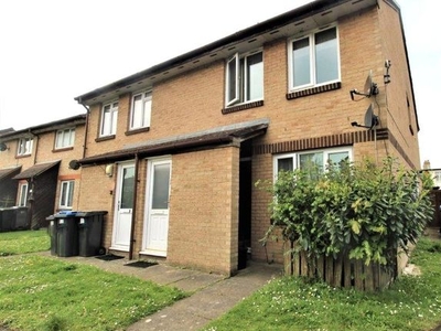 Flat to rent in Davies Close, Croydon CR0