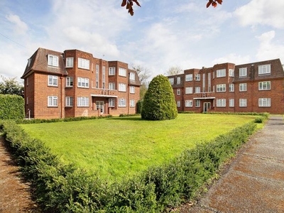 Flat to rent in Framlingham Court, Valley Road, Ipswich, Suffolk IP1