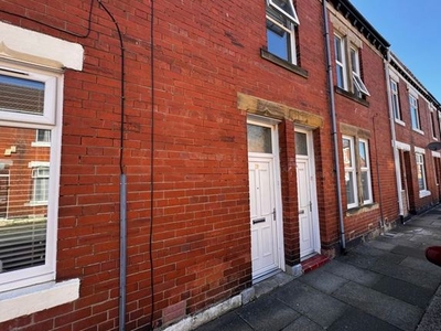 Flat to rent in Grey Street, Wallsend NE28