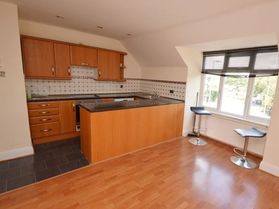 Flat to rent in Kingston Road, Ewell, Epsom, Surrey KT19